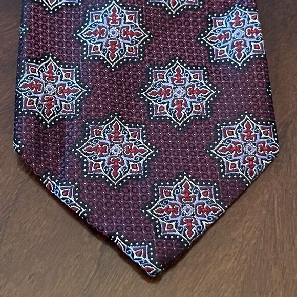Joseph Abboud Other - Joseph Abboud 100% Silk Men’s Neck Tie Made In China